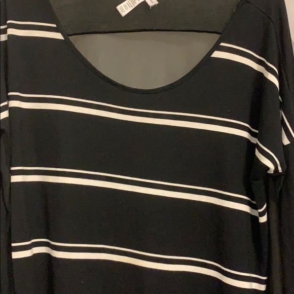 3/4 sheer back top - Picture 6 of 7